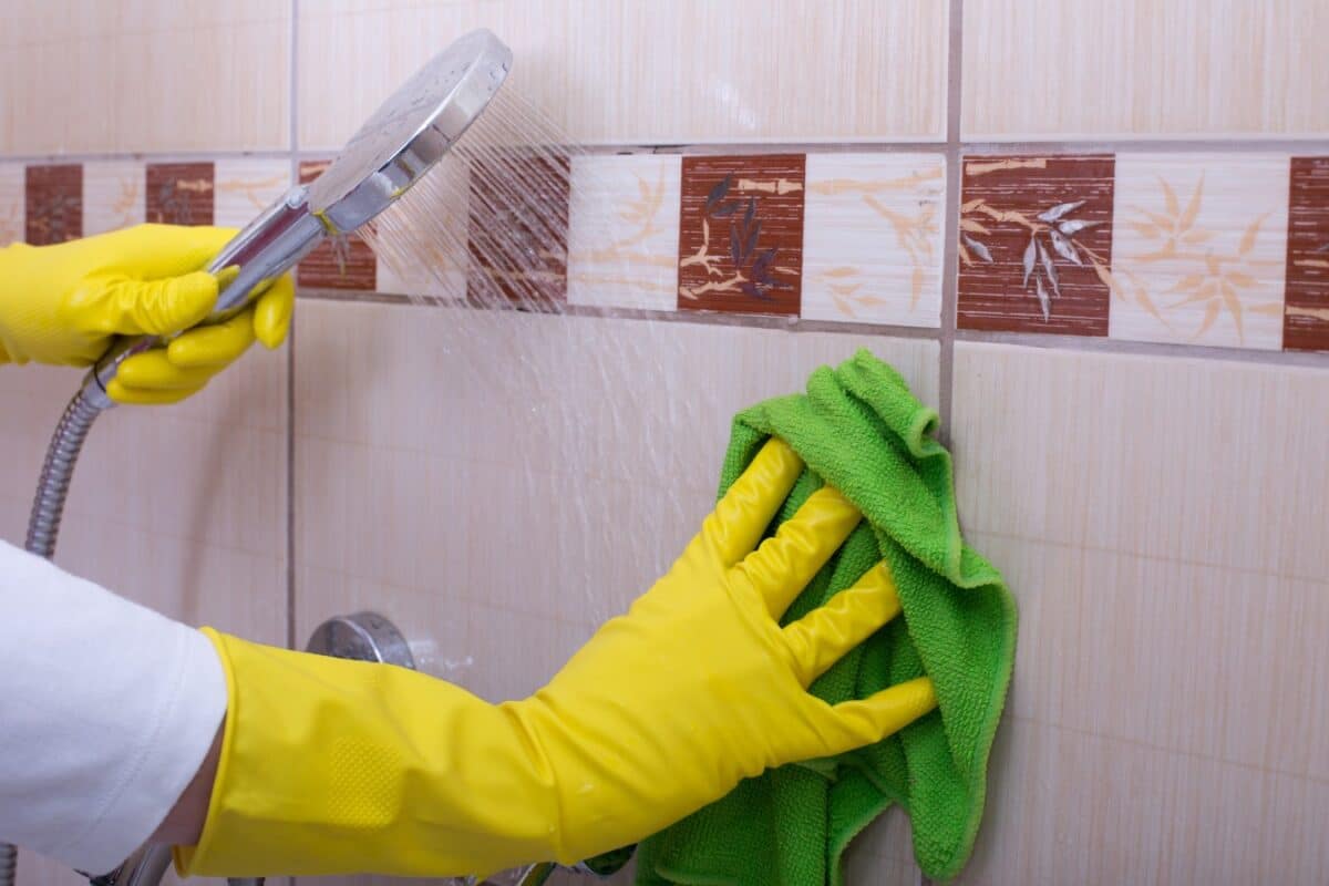can you pressure wash bathroom tiles